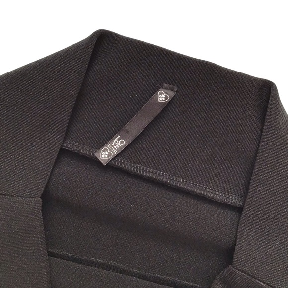 LOVE CULTURE | BLACK STRETCH BANDAGE MINI SKIRT - Picture 4 of 7